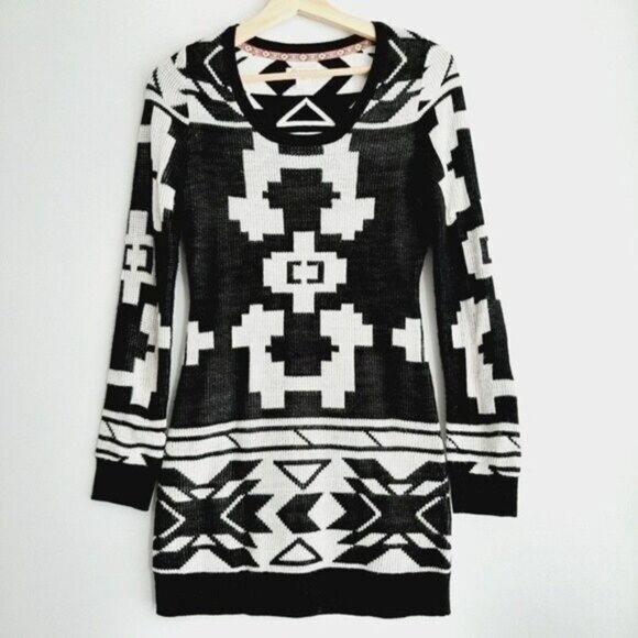 ELEMENT Sweater Dress Geo Aztec Pattern B&W Sz S - Picture 2 of 11
